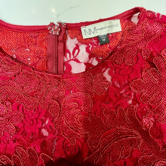 NM Neiman Marcus Sparkly Dress, Glittery Red Lace with Sequins Size 10 - Picture 3 of 8
